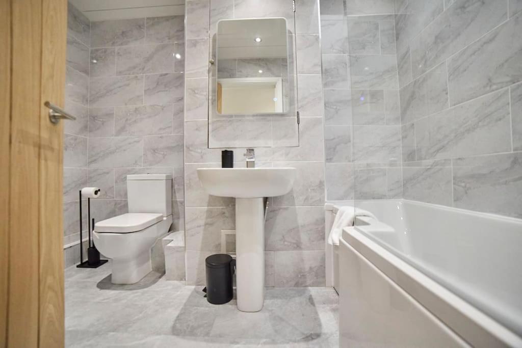 High Spec Spacious 2Bd Apt, Parking, Nr Newcastle เกทส์เฮด ภายนอก รูปภาพ